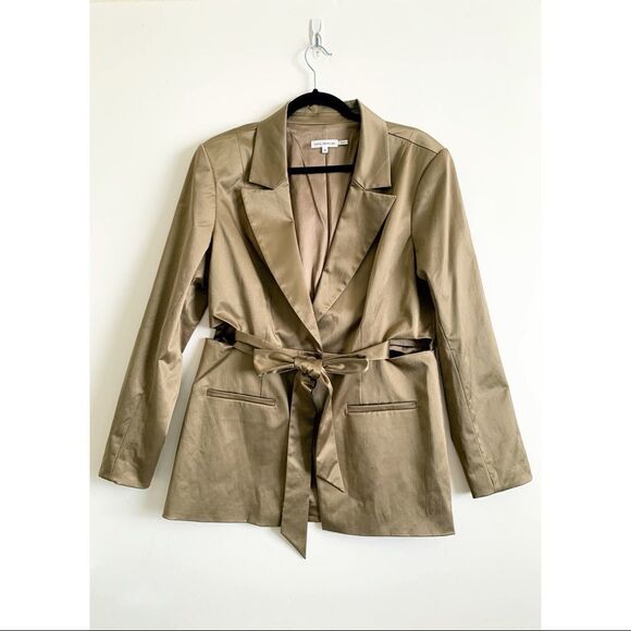 Good American Fit and Flatter Sateen Blazer Tan Size 4 Cutout Pointed Lapel - Picture 4 of 15